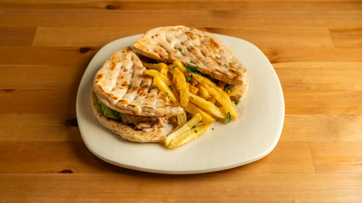 Pita phủ với thăn heo