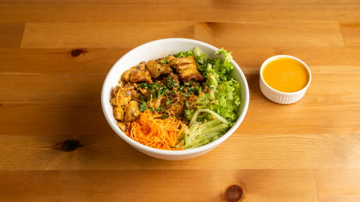 Bún trộn thịt nướng